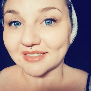 Meet your Posher, Cari